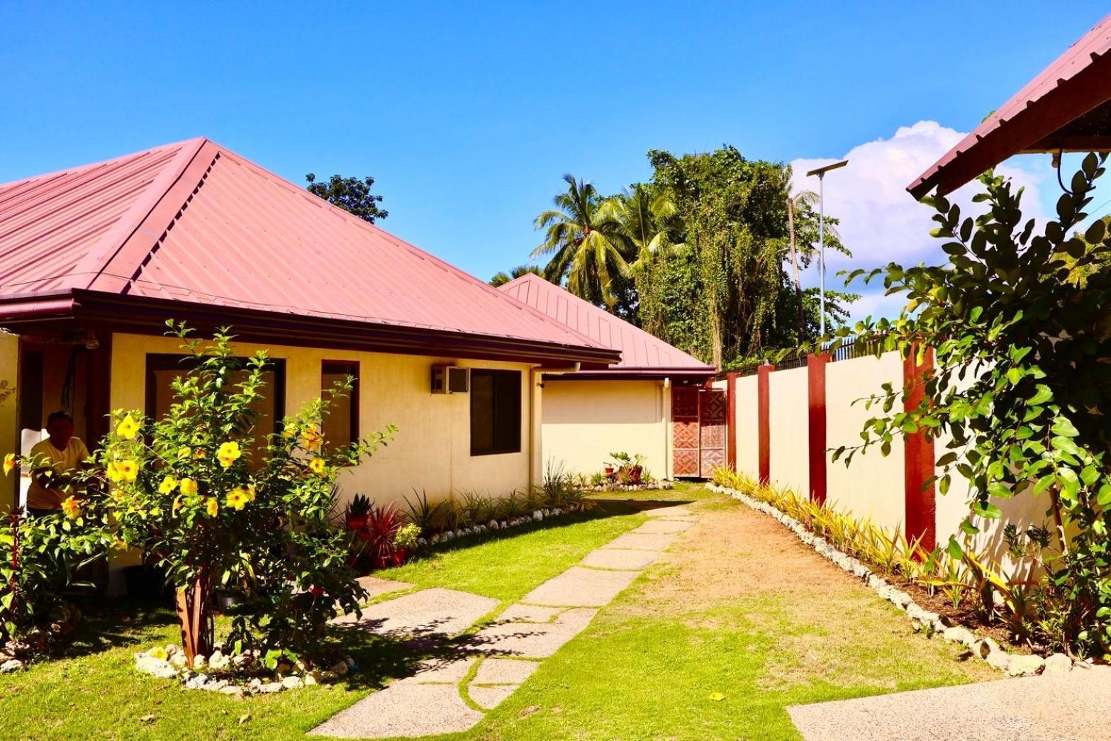 Chiisai Natsu Resort Bolod  Exterior photo